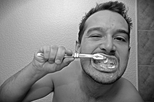 Krivim pranjem zubiju može se oštetiti zubna caklina