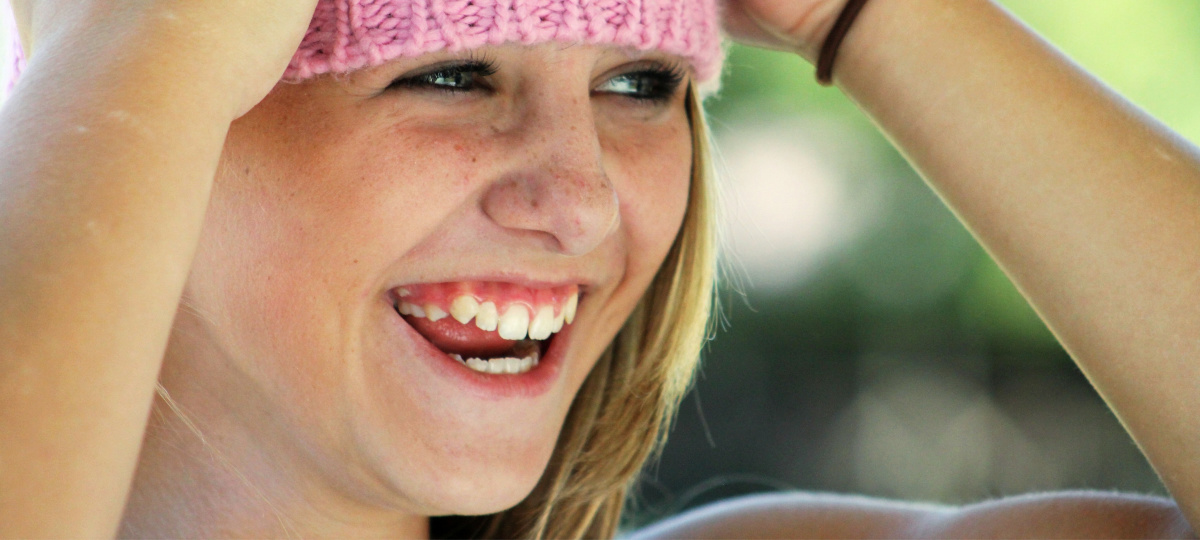 Kalınlaşmış bir frenulum, ön dişler arasında bir boşluğa yol açar.